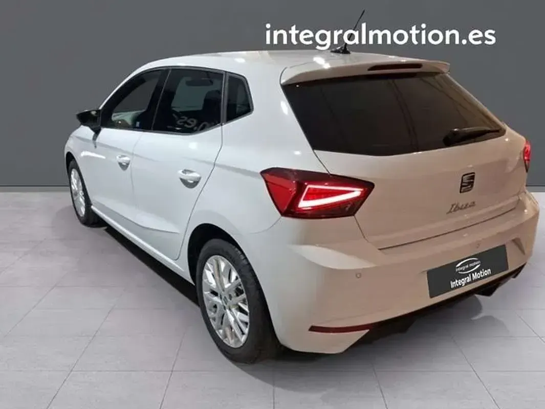Usado Seat Ibiza XCELLENCE 116 CV (85 kW) 2025 Blanco Utilitario