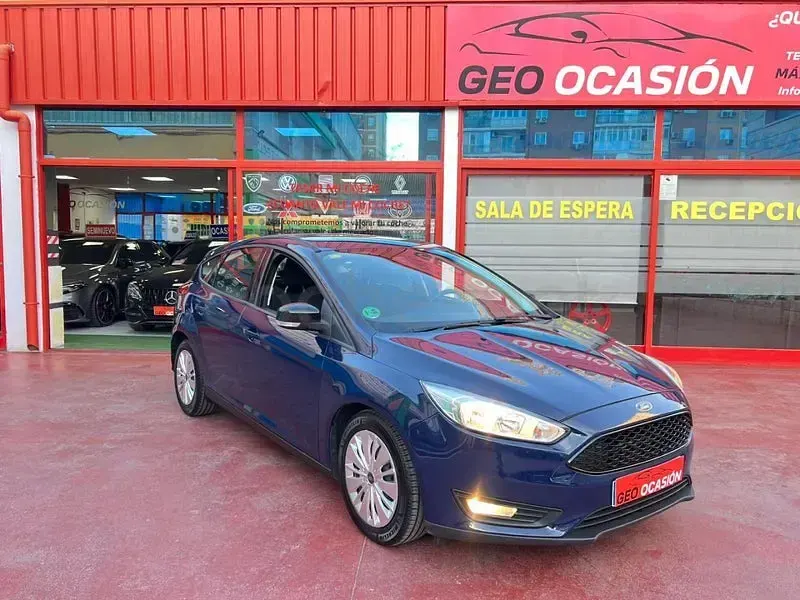 Usado Ford Focus Trend 120 CV (88 kW) 2016 Azul Berlina