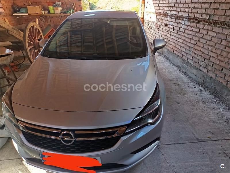Gris / plata Usado 2017 Opel Astra Excellence Berlina | 11.900 € (Precio justo) - Imagen 1/4