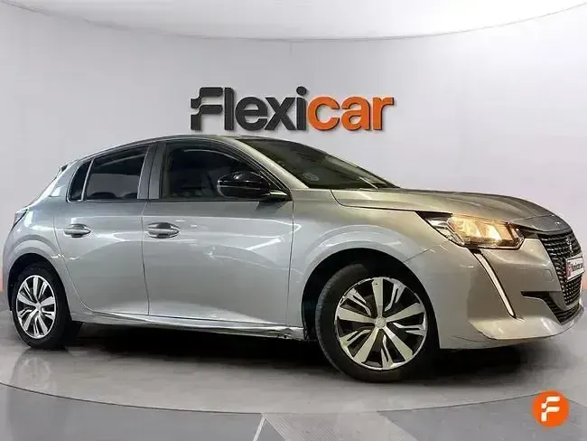 Usado Peugeot 208 Active 100 CV (73 kW) 2023 Gris Utilitario