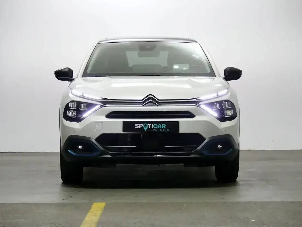Usado Citroën e-C4 Shine 114 kW (156 CV) 2023 Blanco Berlina