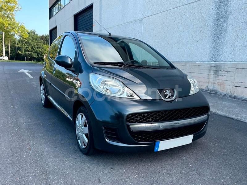Gris / plata Usado 2009 Peugeot 107 Utilitario | 2999 € - Imagen 1/4