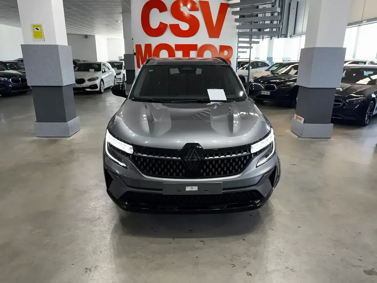 Usado Renault Austral Techno 160 CV (117 kW) 2024 Gris / plata SUV
