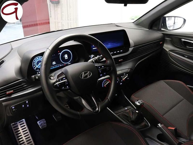 Usado Hyundai i20 N Line 80 CV (58 kW) 2024 Gris Utilitario