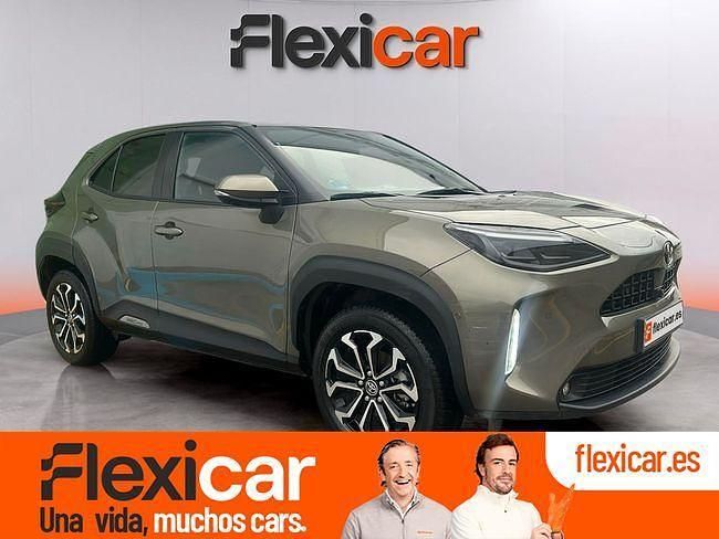 Usado Toyota Yaris Hybrid Connect Style 116 CV (85 kW) 2022 Beige