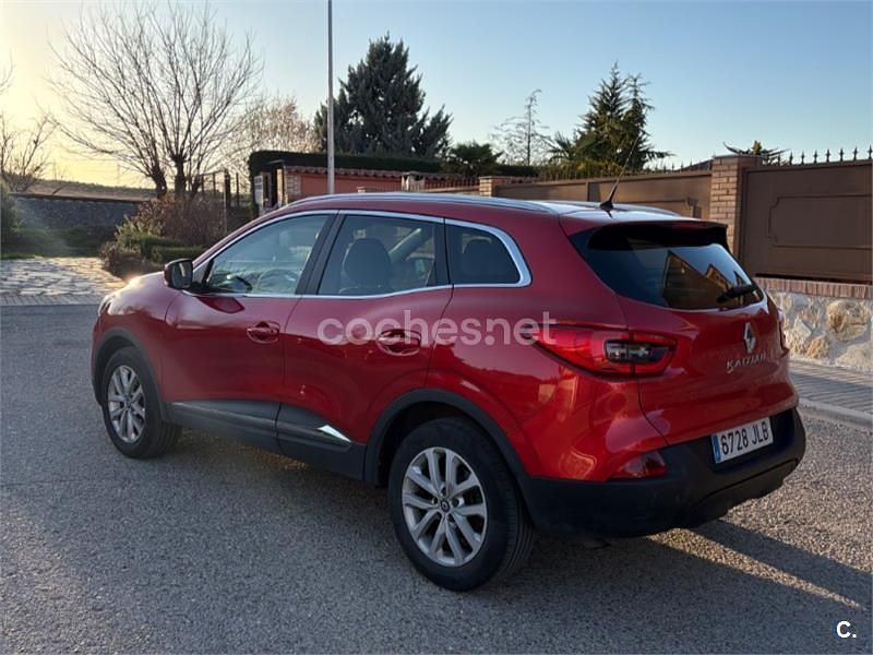 Usado Renault Kadjar Zen 130 CV (95 kW) 2016 Rojo SUV