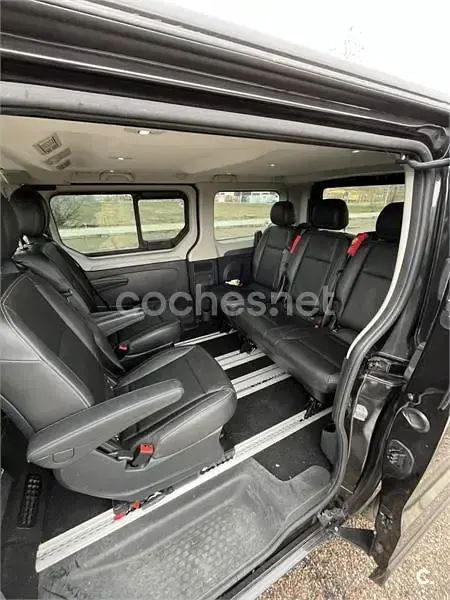 Usado Renault Trafic 120 CV (88 kW) 2019 Negro Monovolumen