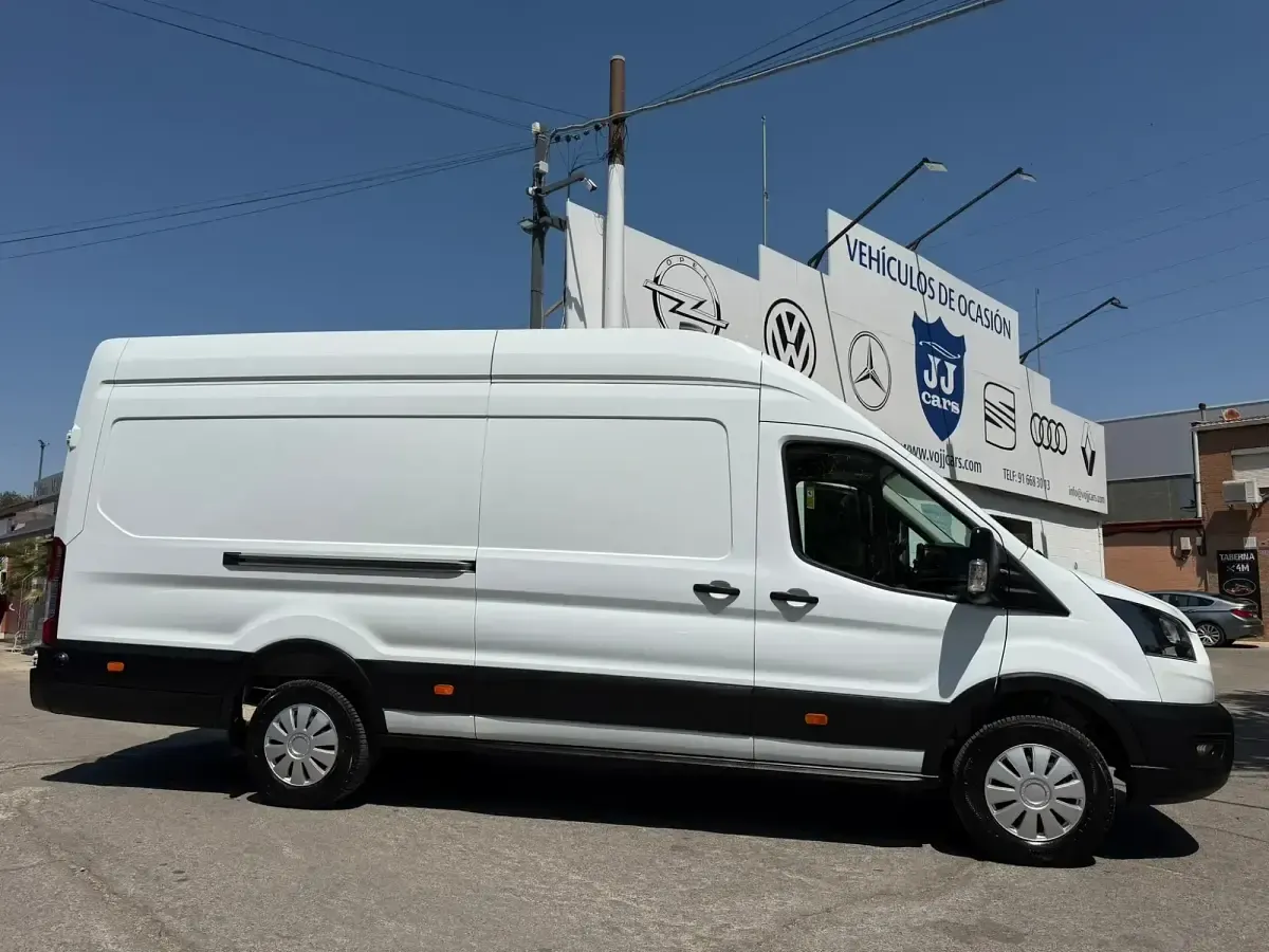 Usado Ford Transit Trend 130 CV (95 kW) 2023 Blanco Van