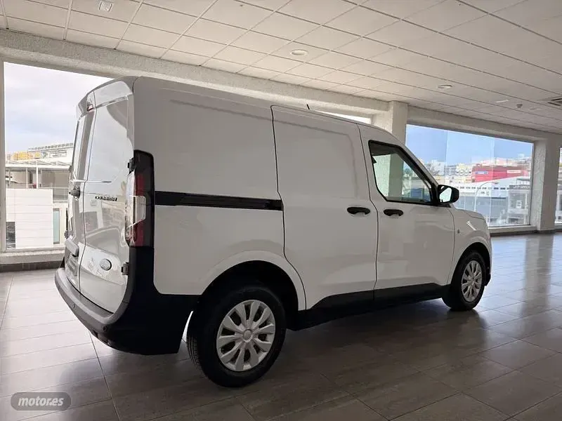Usado Ford Transit 100 CV (73 kW) 2024 Blanco Van