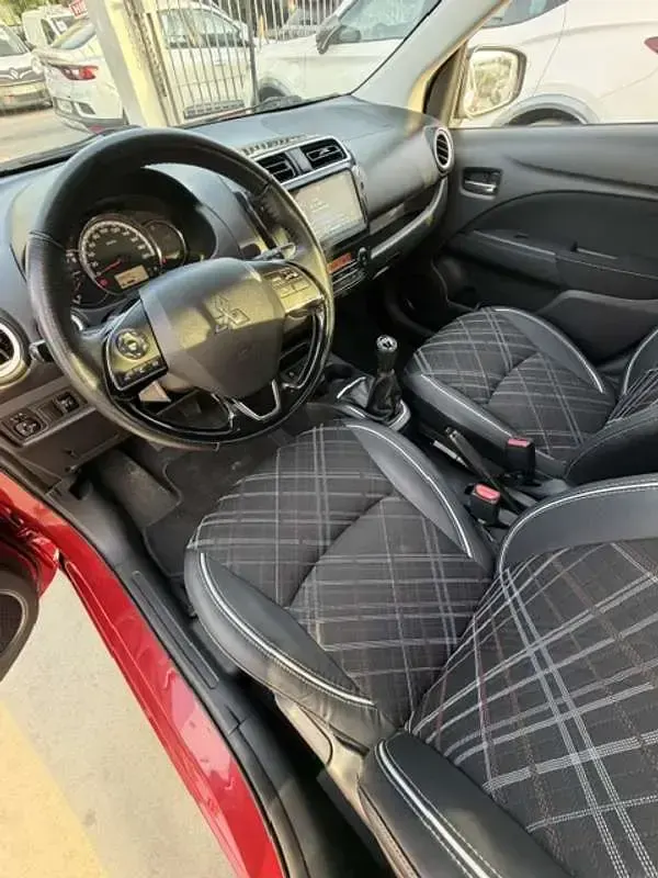 Usado Mitsubishi Space Star 71 CV (52 kW) 2022 Rojo Utilitario