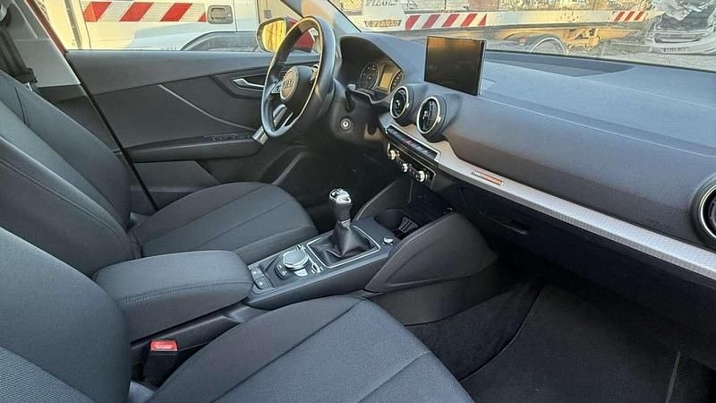 Usado Audi Q2 Advanced Plus 116 CV (85 kW) 2021 Rojo SUV