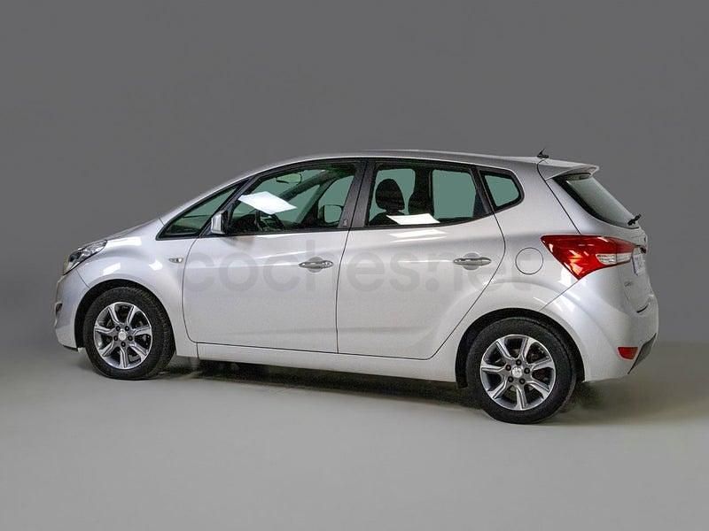 Usado Hyundai ix20 90 CV (66 kW) 2016 Gris / plata Utilitario