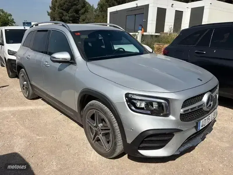 Usado Mercedes GLB200 150 CV (110 kW) 2021 Gris SUV