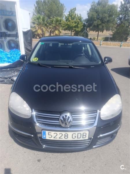 Negro Usado 2008 VW Jetta Highline Berlina | 5000 € (Precio justo) - Imagen 1/4