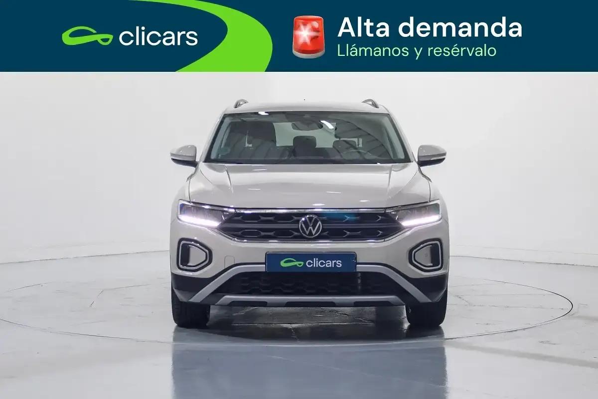 Usado VW T-Roc Life 150 CV (110 kW) 2023 Beige SUV