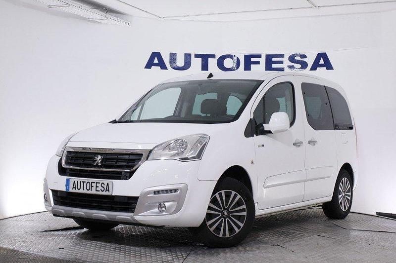 Usado Peugeot Partner Tepee Style 110 CV (80 kW) 2016 Blanco Monovolumen