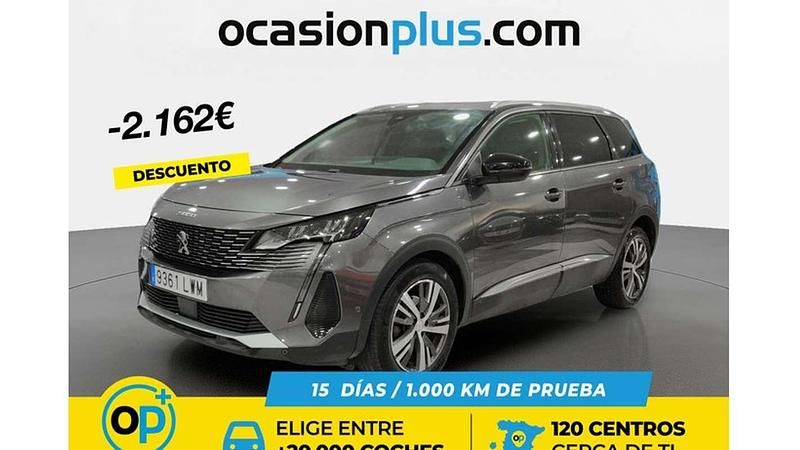 Usado Peugeot 5008 Allure 131 CV (96 kW) 2022 Plateado SUV