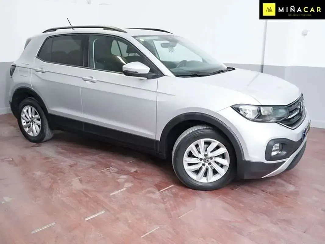 Usado VW T-Cross Advance 110 CV (80 kW) 2022 Gris SUV