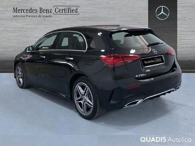 Usado Mercedes A250 AMG line 218 CV (160 kW) 2025 Negro noche