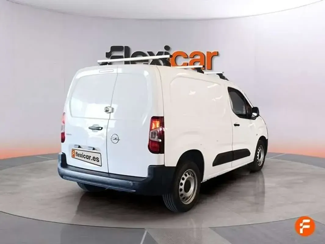 Usado Opel Combo Edition 102 CV (75 kW) 2022 Blanco Monovolumen