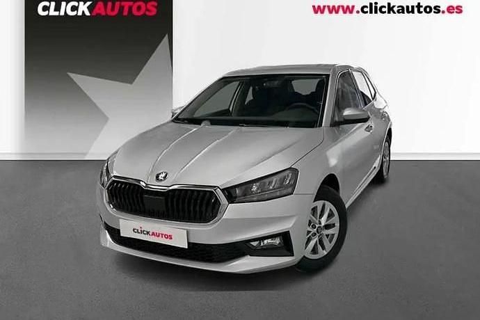Usado Skoda Fabia Selection 95 CV (69 kW) 2025 Blanco Utilitario