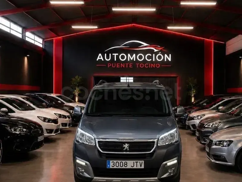 Usado Peugeot Partner Tepee Active 120 CV (88 kW) 2016 Gris / plata Monovolumen