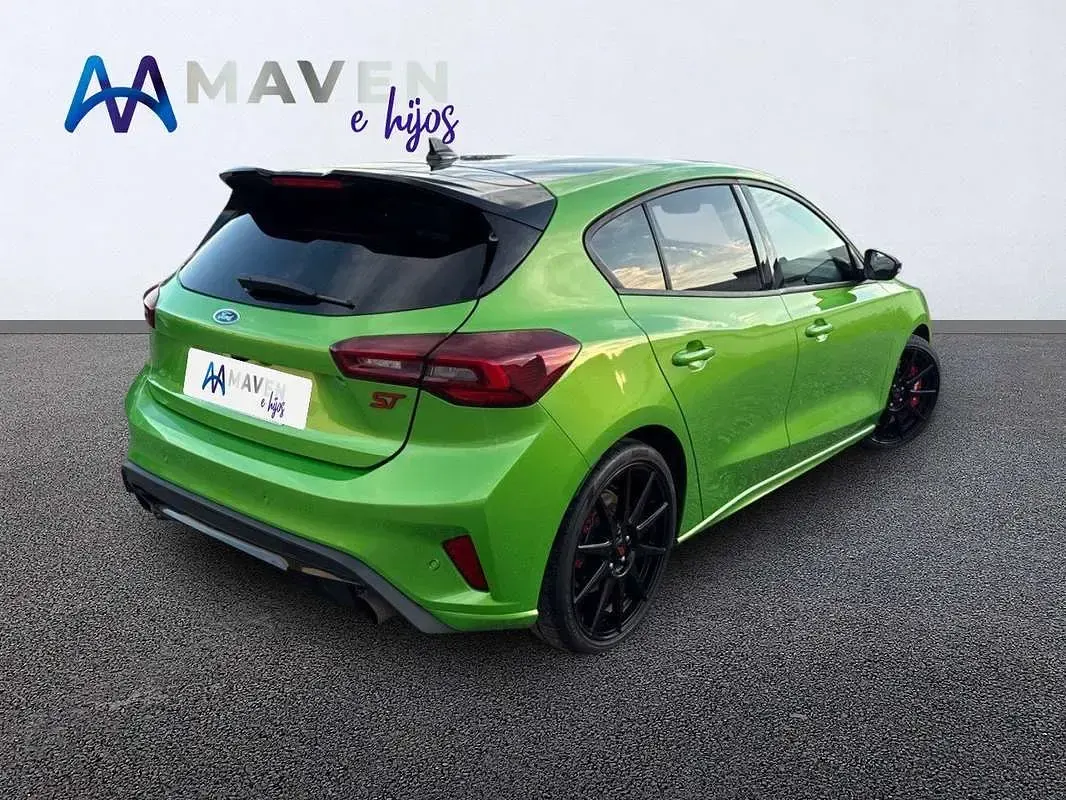 Usado Ford Focus ST-Line X 116 CV (85 kW) 2023 Verde Utilitario