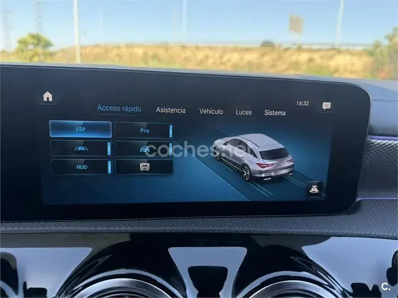 Usado Mercedes CLA200 Shooting Brake 150 CV (110 kW) 2023 Negro Familiar