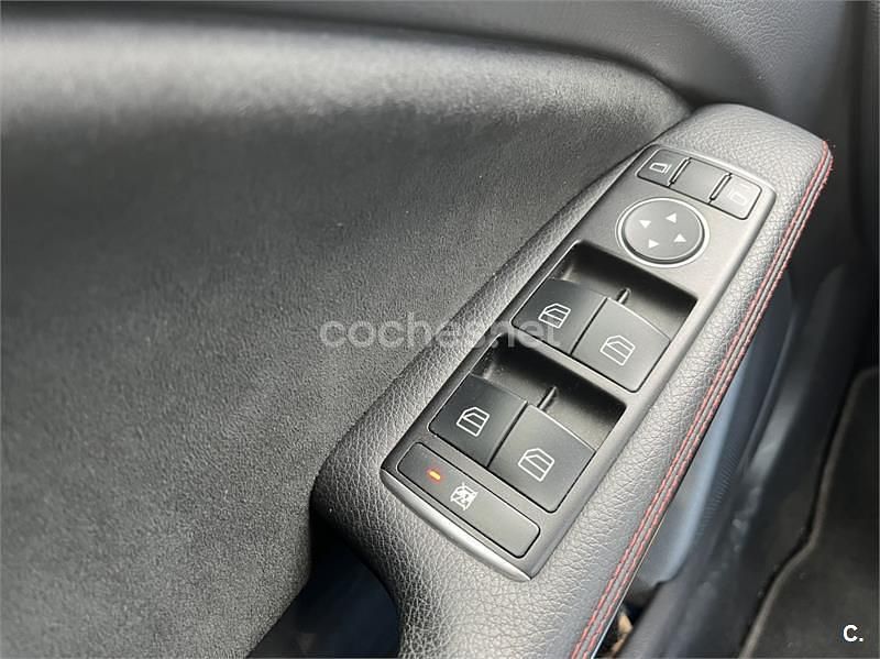 Usado Mercedes A200 AMG line 136 CV (100 kW) 2016 Blanco Berlina