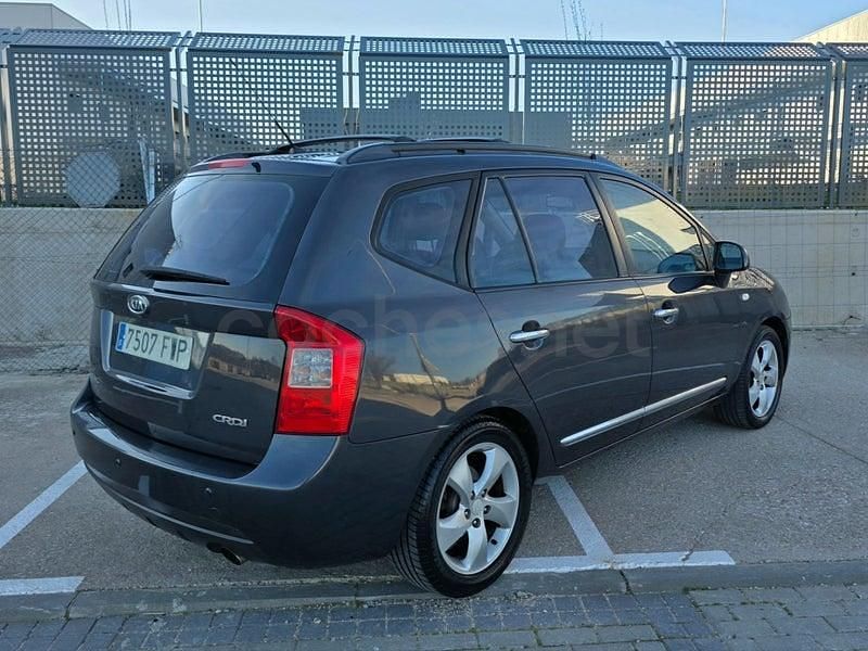Usado Kia Carens 140 CV (102 kW) 2007 Negro Monovolumen