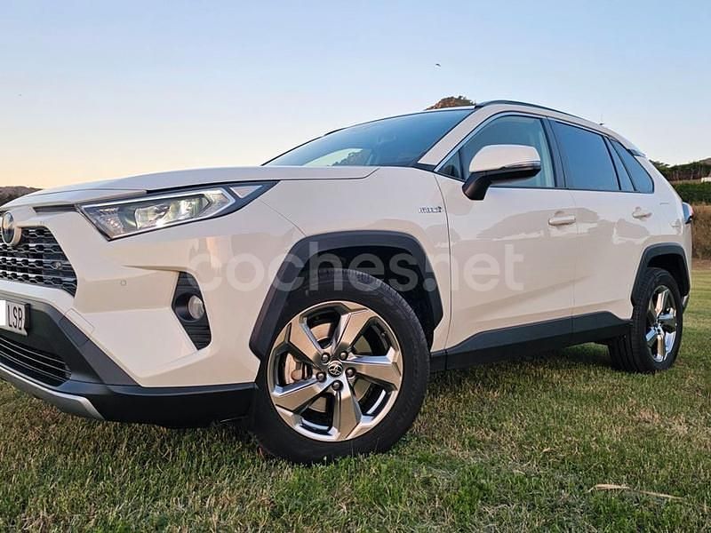 Blanco Usado 2021 Toyota RAV4 Hybrid Advance SUV | 28.400 € (Buen precio) - Imagen 1/4