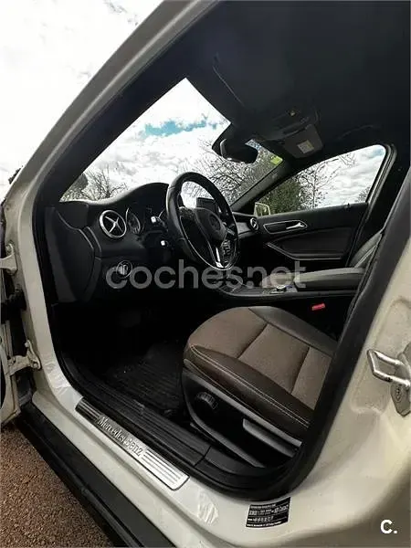 Usado Mercedes GLA200 Style 136 CV (100 kW) 2014 Blanco SUV
