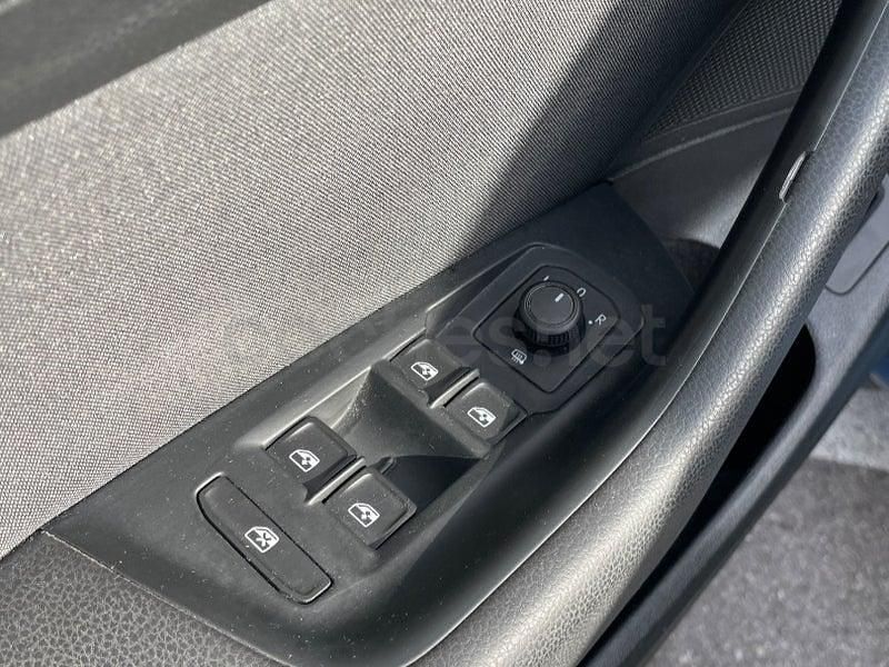 Usado VW Passat Advance 120 CV (88 kW) 2017 Azul Berlina