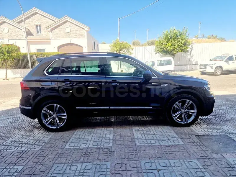 Usado VW Tiguan R-line 150 CV (110 kW) 2020 Negro SUV
