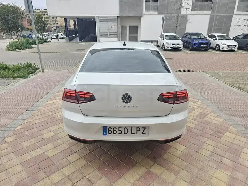 Occasion VW Passat 150 ch (110 kW) 2021 Blanc Berline