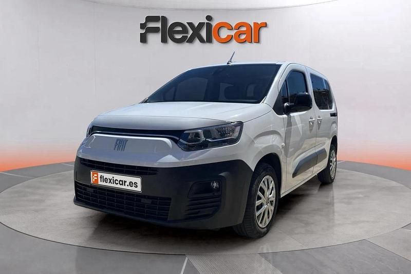 Usado Fiat Doblò 103 CV (75 kW) 2023 Blanco Monovolumen