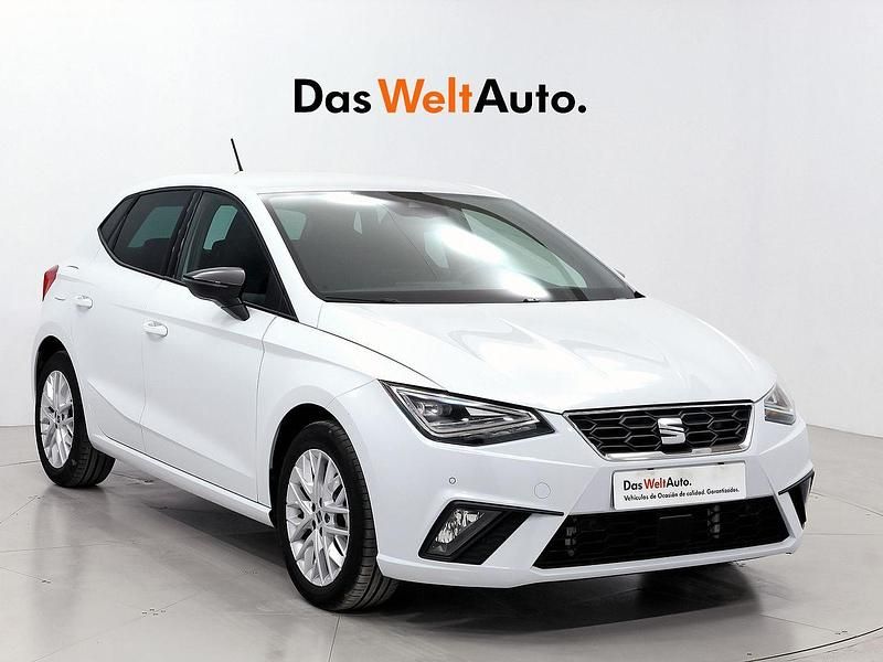 Usado Seat Ibiza FR 115 CV (84 kW) 2025 Blanco Utilitario
