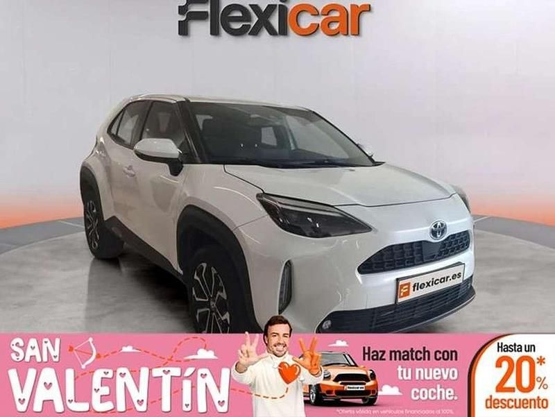 Blanco Usado 2024 Toyota Yaris Cross Active SUV | 18.990 € (Super precio) - Imagen 1/4