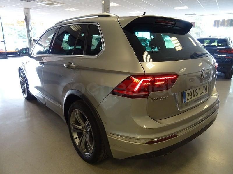 Usado VW Tiguan R-line 150 CV (110 kW) 2020 Gris / plata SUV