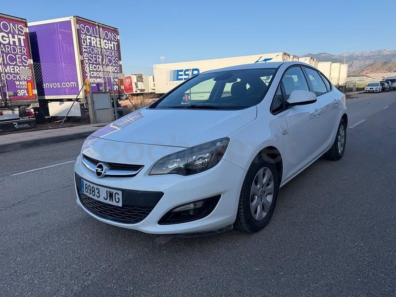 Usado Opel Astra Dynamic 110 CV (80 kW) 2017 Blanco Berlina