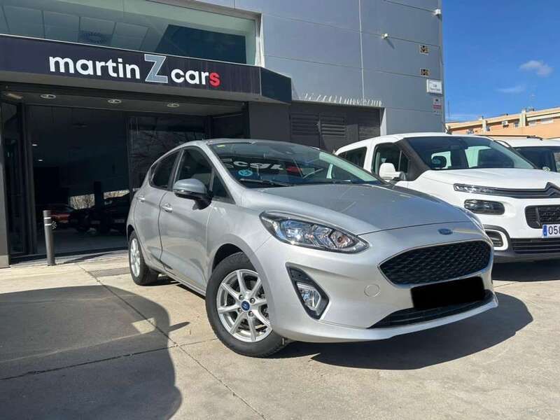 Usado Ford Fiesta Trend+ 86 CV (63 kW) 2018 Gris Utilitario