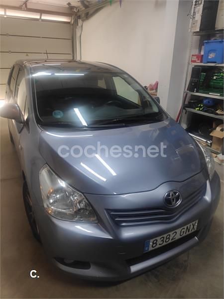 Gris / plata Usado 2009 Toyota Verso Multidrive S Monovolumen | 5500 € - Imagen 1/4