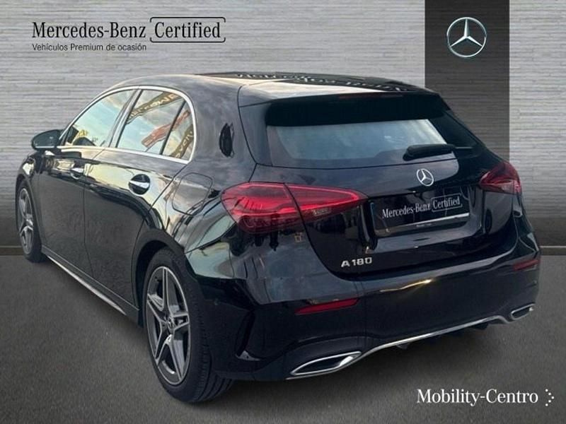 Usado Mercedes A180 136 CV (100 kW) 2025 Negro Utilitario