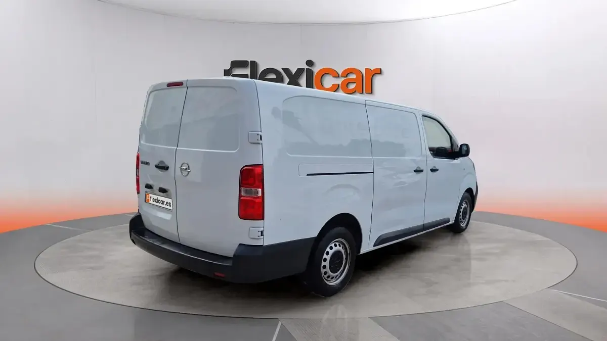 Usado Opel Vivaro-e Combi 102 CV (75 kW) 2023 Blanco Monovolumen