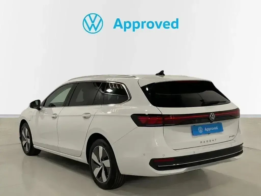 Begagnad VW Passat Business 272 HK (200 kW) 2024 Vit Kombi