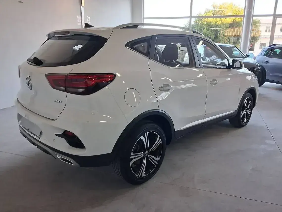 Usado MG ZS Comfort 111 CV (81 kW) 2023 Blanco SUV