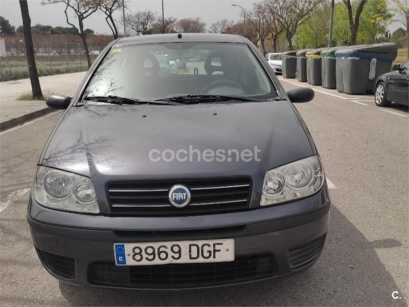 Usado Fiat Punto Active 60 CV (44 kW) 2005 Gris / plata Utilitario