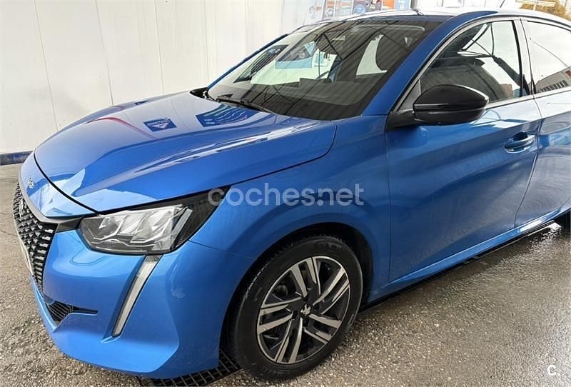 Usado Peugeot 208 Allure 100 CV (73 kW) 2022 Azul Utilitario