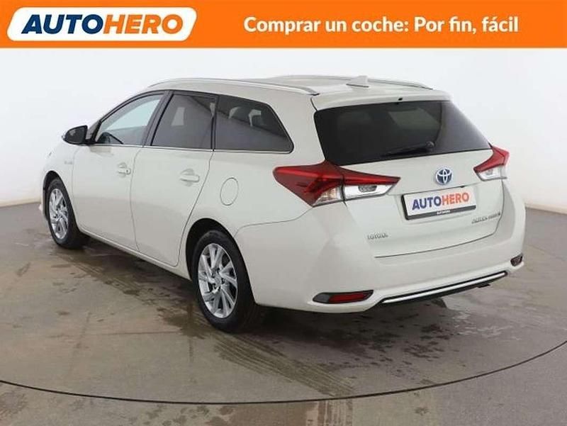 Usado Toyota Auris Hybrid Active 136 CV (100 kW) 2016 Blanco Utilitario