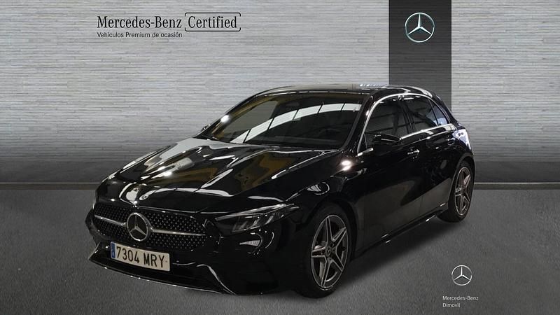 Negro Usado 2024 Mercedes A180 Berlina | 32.900 € (Un poco caro) - Imagen 1/4